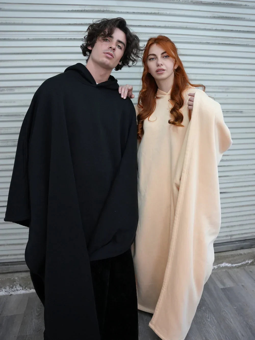 Oversized Hoodie Blanket with Soft Fleece and Breathable Lining 7