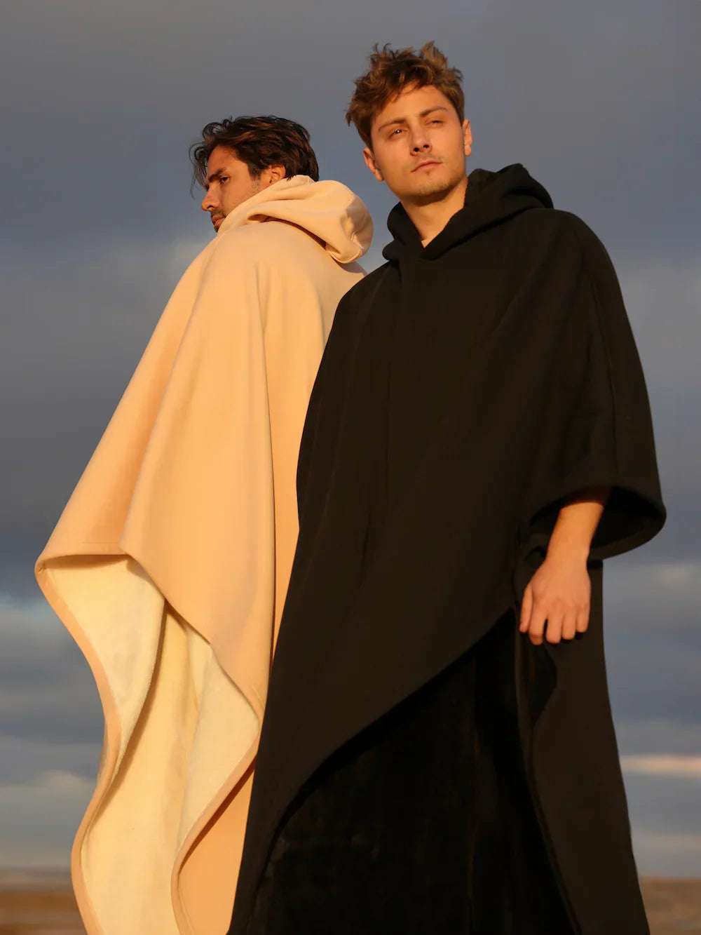 Oversized Hoodie Blanket with Soft Fleece and Breathable Lining 8