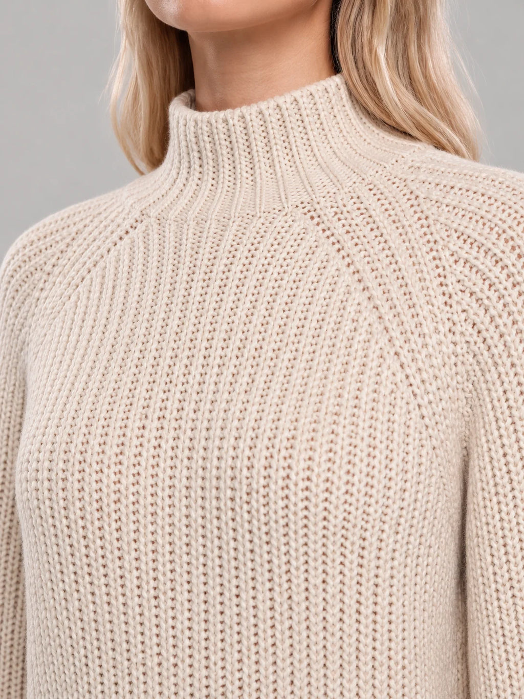 Oversized Rib-Knit Turtleneck Sweater with Stretch Fabric 3