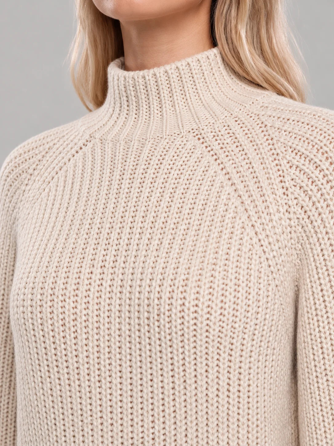 Oversized Rib-Knit Turtleneck Sweater with Stretch Fabric 3
