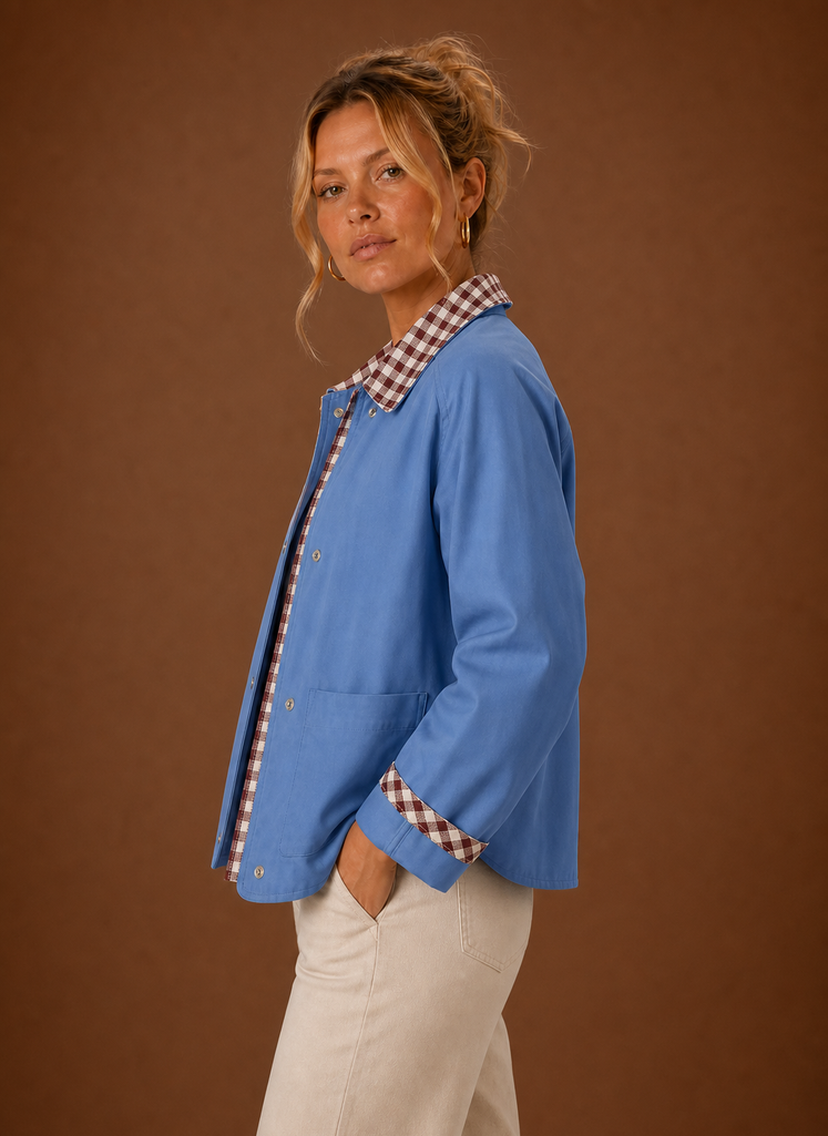 Relaxed fit women's jacket featuring a stylish checked collar and cuffs, perfect for casual outfits and layering in any season. 6