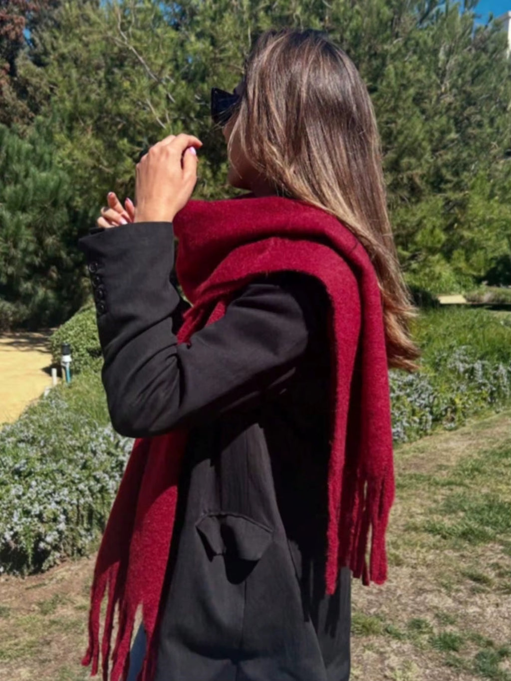Thick Warm Winter Scarf with Tassels for Women - Soft and Cozy Accessory 2