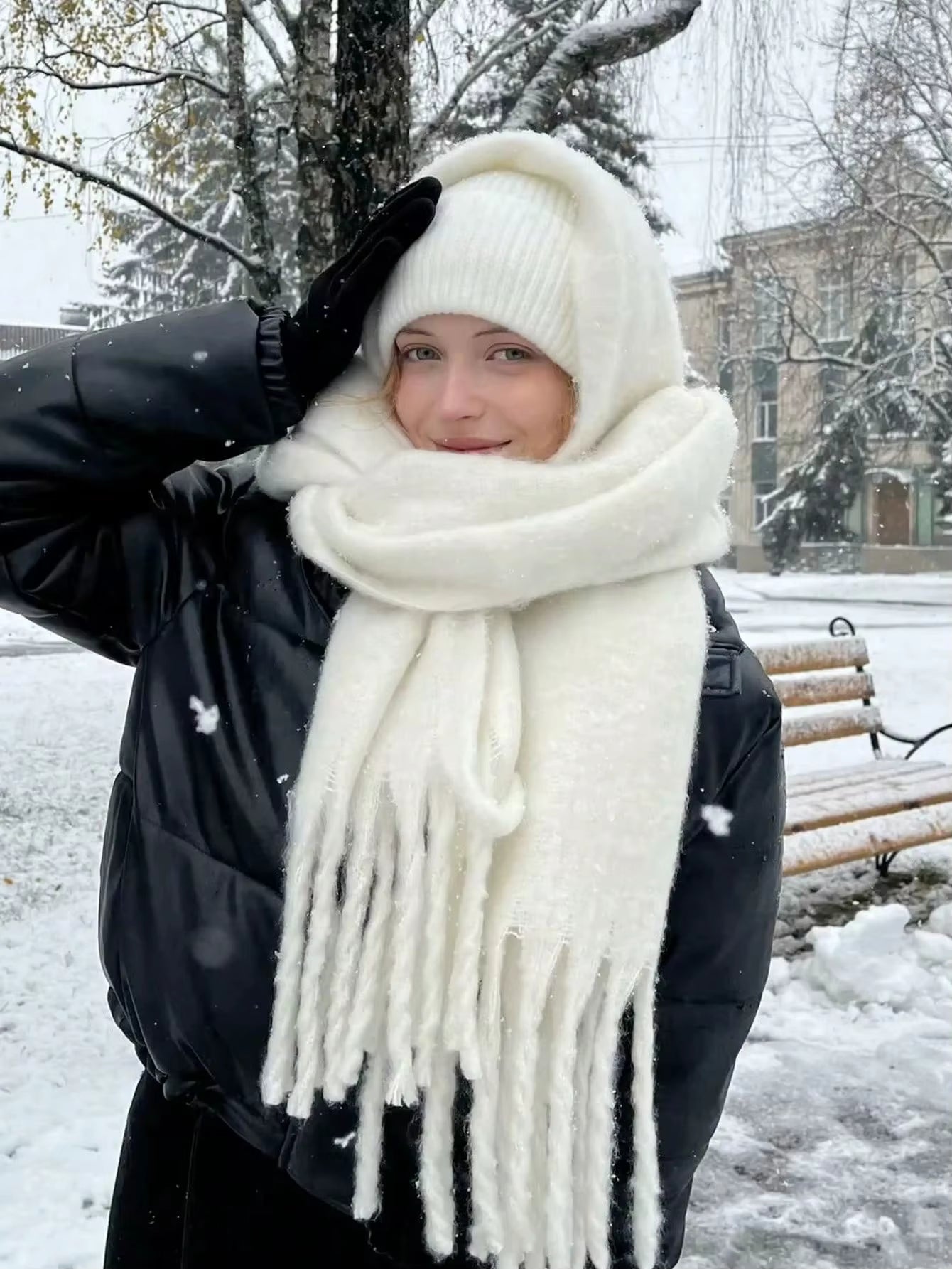 Thick Warm Winter Scarf with Tassels for Women - Soft and Cozy Accessory 3