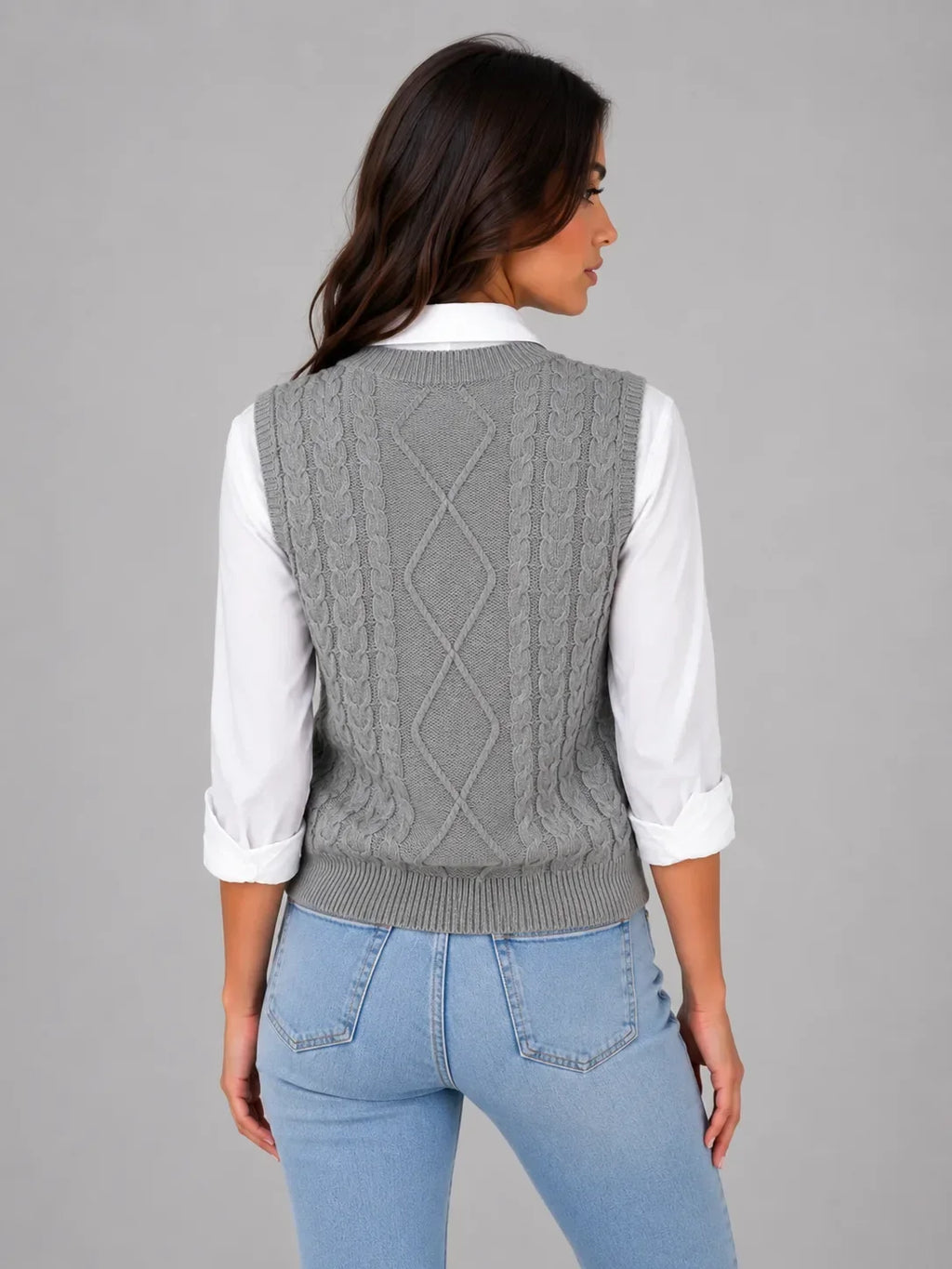 Women's Cable-Knit V-Neck Sleeveless Sweater 1