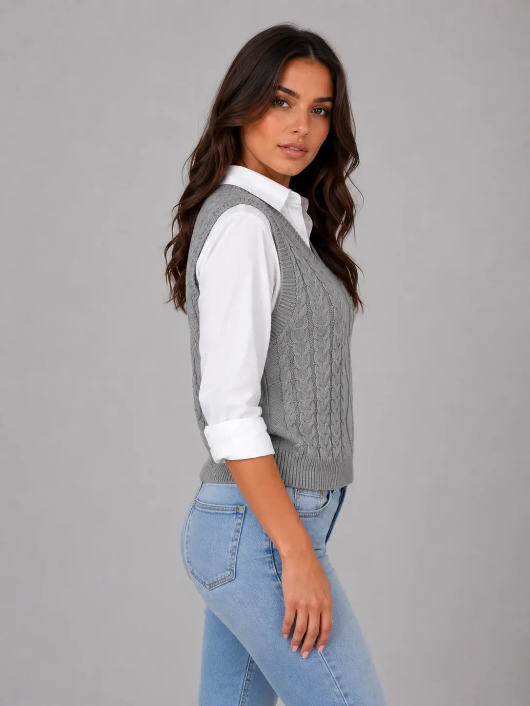 Women's Cable-Knit V-Neck Sleeveless Sweater 2